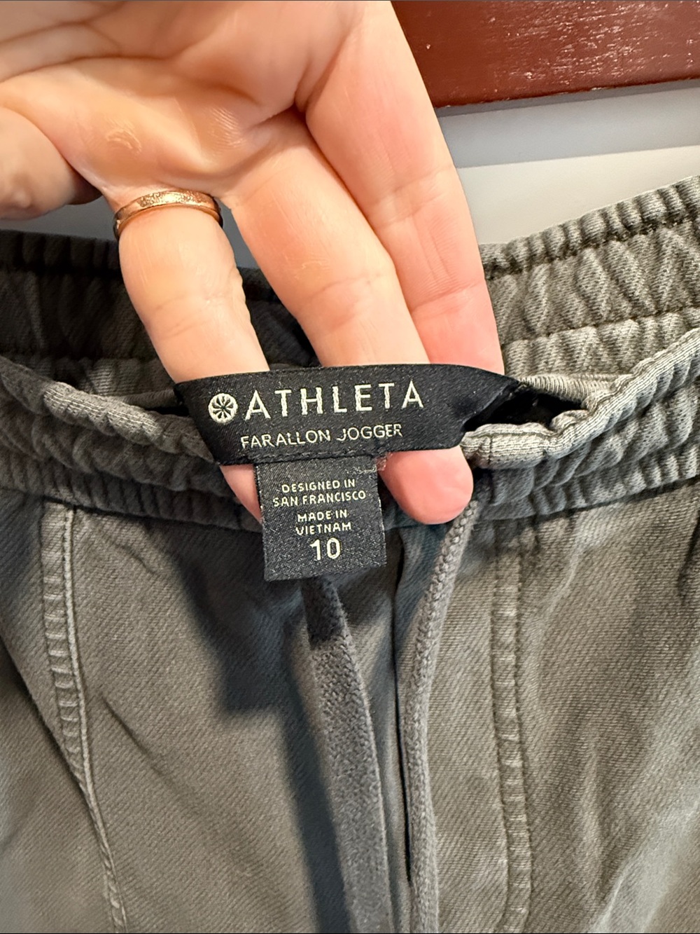 Athleta Farallon Jogger Olive Green Athleisure Size 10 - Picture 5 of 8